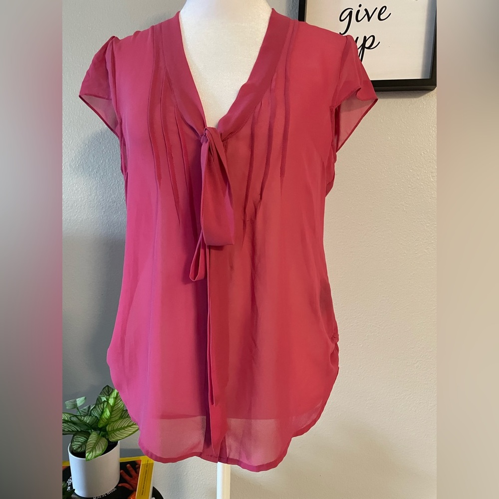 Guess Womens Tank top Pink Silk Collared Button up -Sz S - Picture 2 of 10